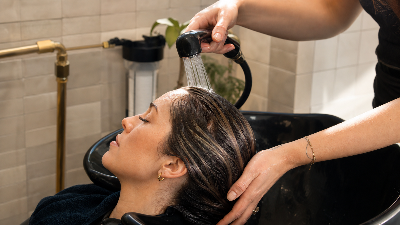Salon shampoo bowl rinse for Denver hard water hair care at Fluff